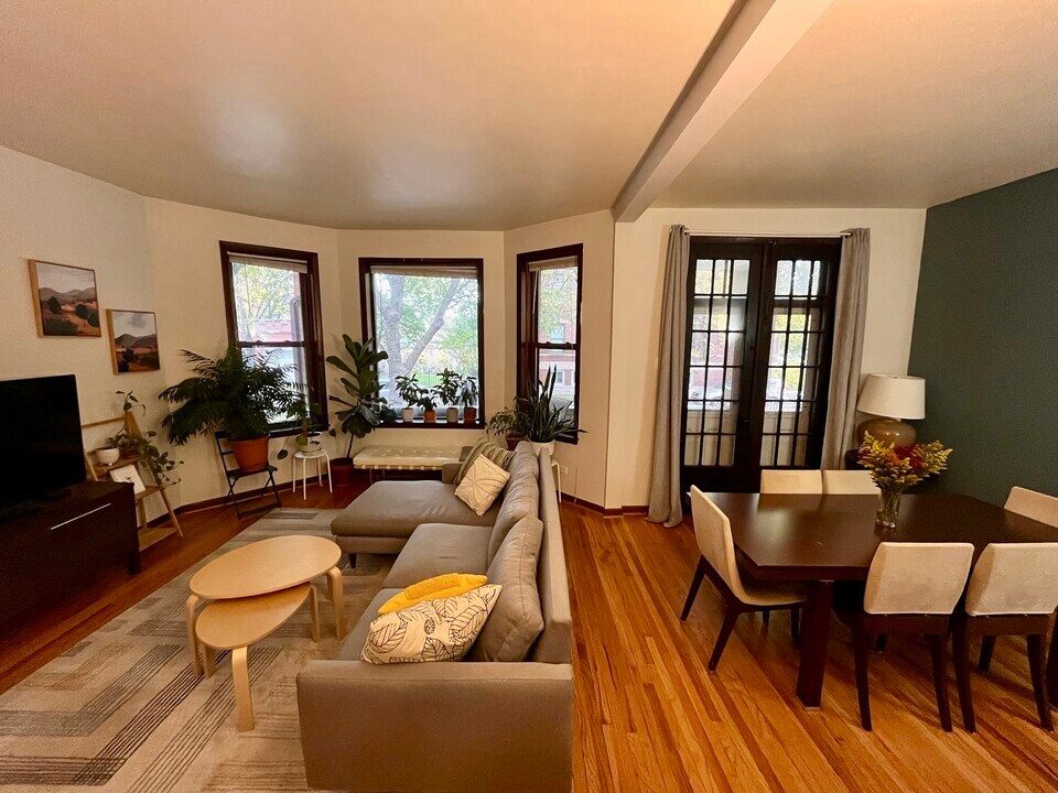 906 N Oakley Blvd, Unit #1 in Chicago, IL - Building Photo