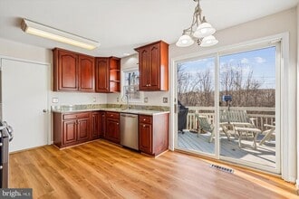 1918 Contralto Ct in Vienna, VA - Building Photo - Building Photo