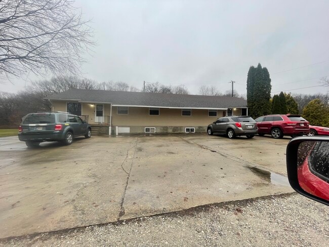 4937 N River Rd, Unit Unit B in West Lafayette, IN - Building Photo - Building Photo