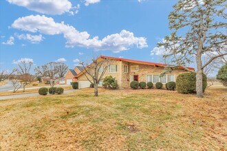 1803 Golfview Dr in Urbana, IL - Building Photo - Building Photo