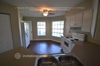 4826 Canterbury Dr in Land O Lakes, FL - Foto de edificio - Building Photo