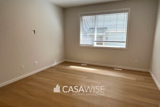 20744-20724 24 Ave NW in Edmonton, AB - Building Photo - Building Photo