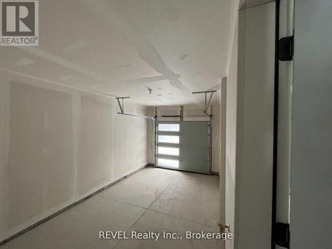 16 KEYSTONE TRAIL in Welland, ON - Building Photo - Building Photo