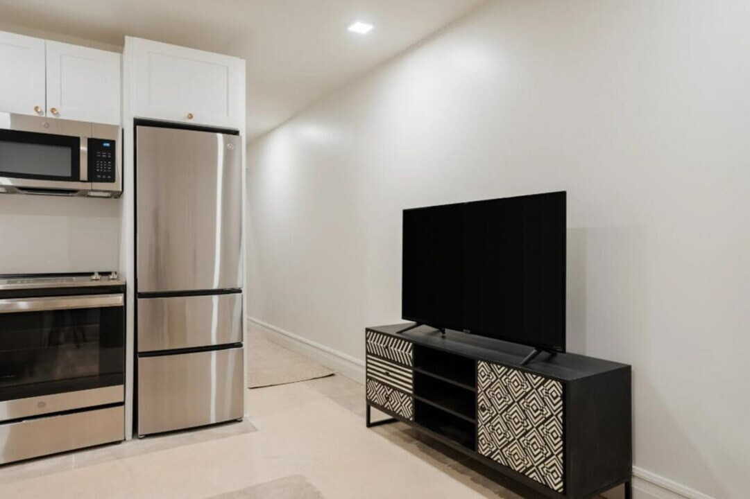 505 E Travis St in San Antonio, TX - Building Photo