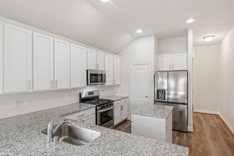 22642 Rosebush Hl Rd in Tomball, TX - Building Photo - Building Photo