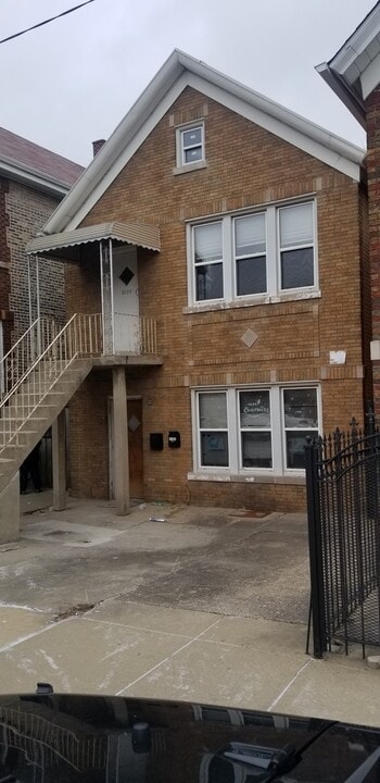 3025 S Poplar Ave in Chicago, IL - Building Photo