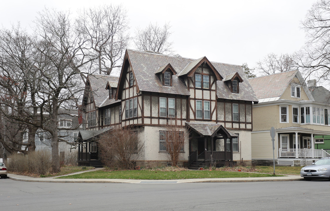 1211 Parkwood Blvd in Schenectady, NY - Building Photo