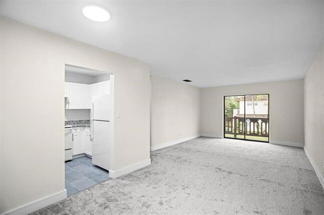 493 NW 43rd St