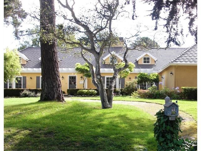 26075 Atherton Dr in Carmel, CA - Foto de edificio