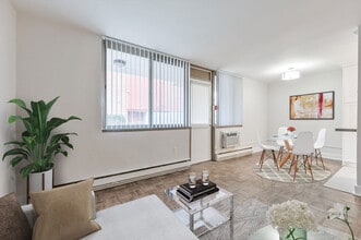 411 Eglinton Ave E in Toronto, ON - Building Photo - Building Photo