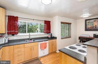 1754 Powder Horn Terrace in Woodbridge, VA - Building Photo - Building Photo