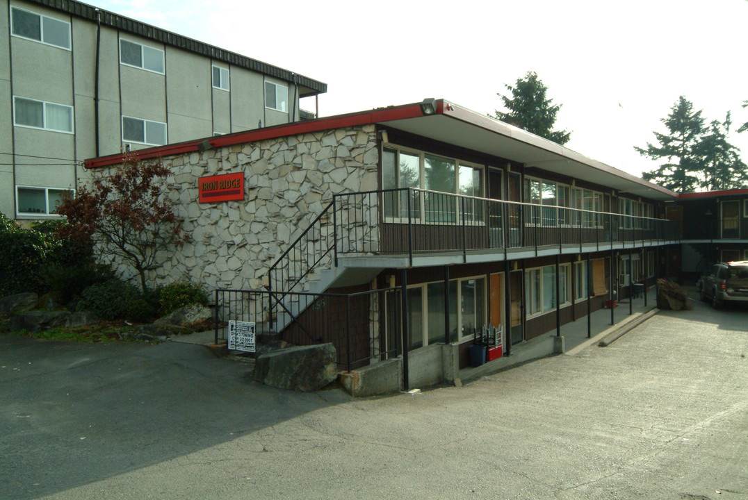 Iron Ridge Apartments in Burien, WA - Foto de edificio