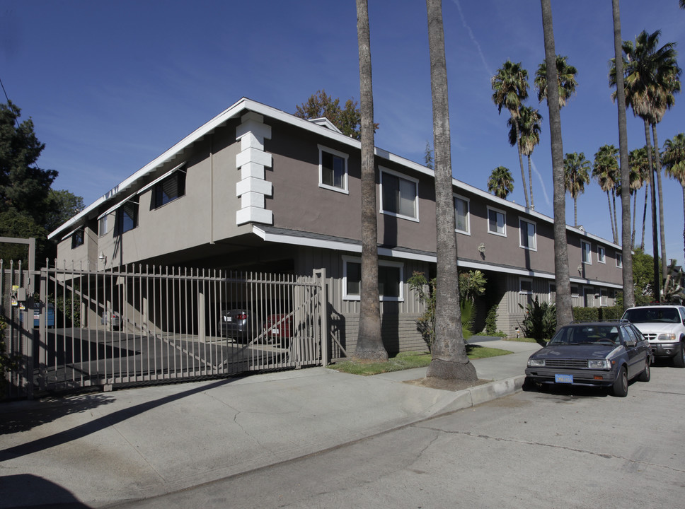 11006 Kling St in North Hollywood, CA - Foto de edificio