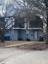 302 30th Avenue Ct, Unit 2 Bed Townhouse in Moline, IL - Building Photo