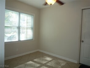 2827 Norwood St in Cuyahoga Falls, OH - Foto de edificio - Building Photo