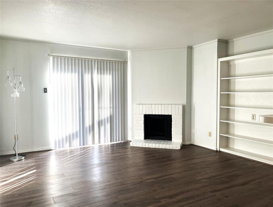 12905 Woodforest Blvd in Houston, TX - Building Photo