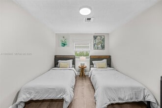 6674 4th St in Jupiter, FL - Building Photo - Building Photo