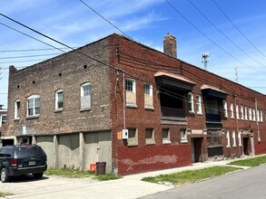 18614 St Clair in Cleveland, OH - Building Photo - Building Photo