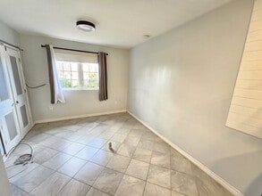 99 Golden Blvd W in Welland, ON - Building Photo - Building Photo