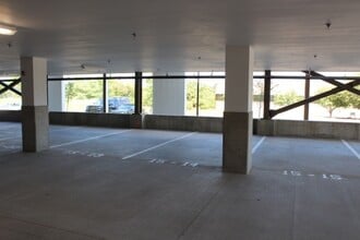 Cooper Lane Apartments, LLC in Bedford, NH - Building Photo - Building Photo