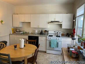 32 Chatham St, Unit 4 in Cambridge, MA - Foto de edificio - Building Photo