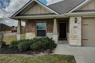 4 Bed, 4 Bath University Heights House for in College Station, TX - Building Photo - Building Photo
