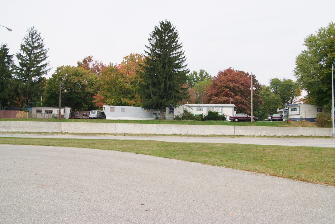 Alexander's Mobile Home Park in Akron, OH - Building Photo