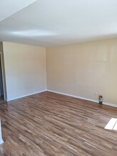 719 Red Lion Rd in Philadelphia, PA - Building Photo - Building Photo
