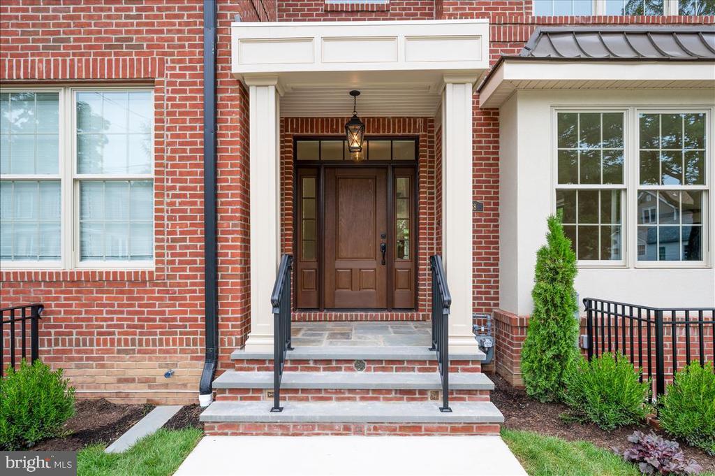 268 W Ashland St in Doylestown, PA - Building Photo