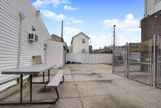 8409 Rockaway Blvd in Ozone Park, NY - Building Photo - Building Photo