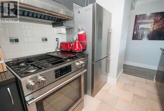 1199 Marinaside Crescent in Vancouver, BC - Building Photo - Building Photo