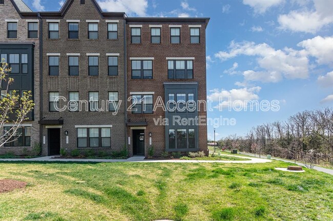 property at 43347 Goshen Run Sq