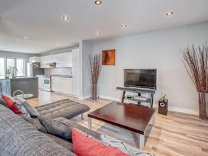 34 Rue Lesage in Val-des-monts, QC - Building Photo - Building Photo