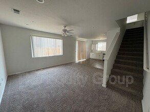 1005 W Sedona Ave in Visalia, CA - Building Photo - Building Photo