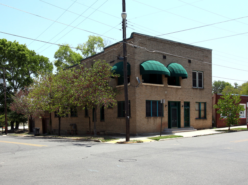 201 Pleasant St in Hot Springs National Park, AR - Foto de edificio