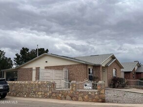 12420 Tierra Mesa Ct in El Paso, TX - Building Photo - Building Photo