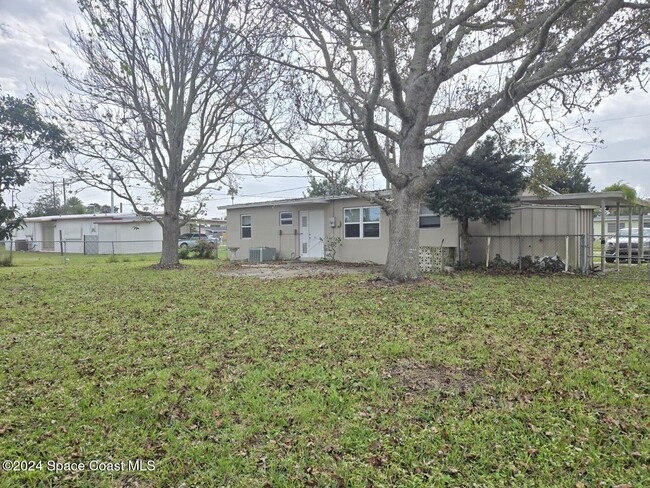 1041 Bianca Dr NE in Palm Bay, FL - Building Photo - Building Photo