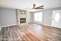 867 Fredonia Dr photo'