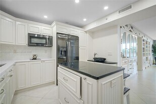 9341 Collins Ave in Surfside, FL - Building Photo