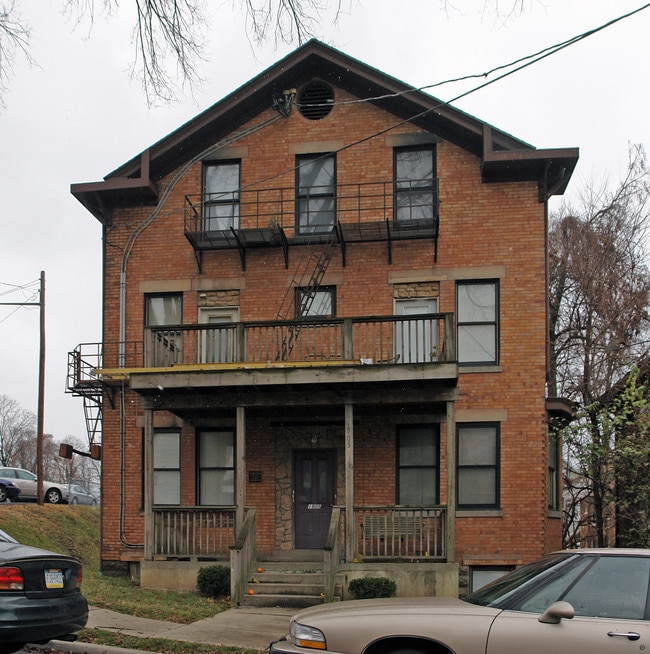 1905 Young St in Cincinnati, OH - Building Photo - Building Photo