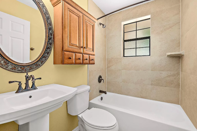 103 N Forsyth St in Bunnell, FL - Building Photo - Building Photo