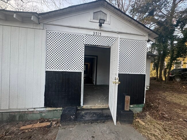 property at 3515 Log Cabin Dr