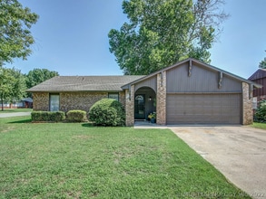 4301 S Elm St in Broken Arrow, OK - Building Photo - Building Photo