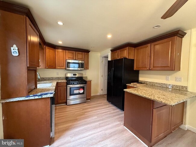 property at 17 Kate Ln