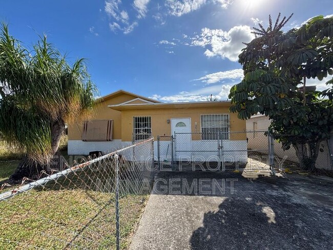 1489 Silver Beach Rd in Riviera Beach, FL - Building Photo - Building Photo