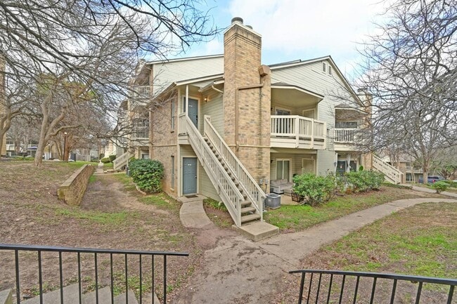 2450 Wickersham Ln in Austin, TX - Building Photo - Building Photo