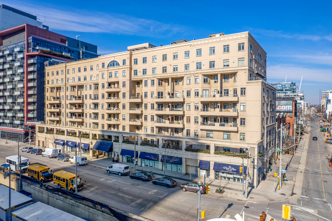 Portland Park Village in Toronto, ON - Building Photo