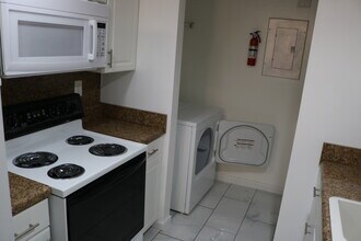 3830 Kensingwood Trce in Decatur, GA - Foto de edificio - Building Photo