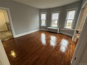 400 Dyckman St in Peekskill, NY - Building Photo - Building Photo