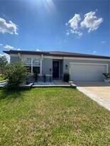 6345 Bradford Woods Dr in Zephyrhills, FL - Building Photo